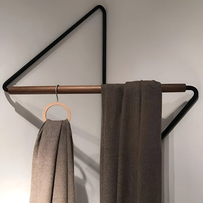 Firkantet Veggkrok I Tre Og Metall – Minimalistisk Klesstativ I Designerstil