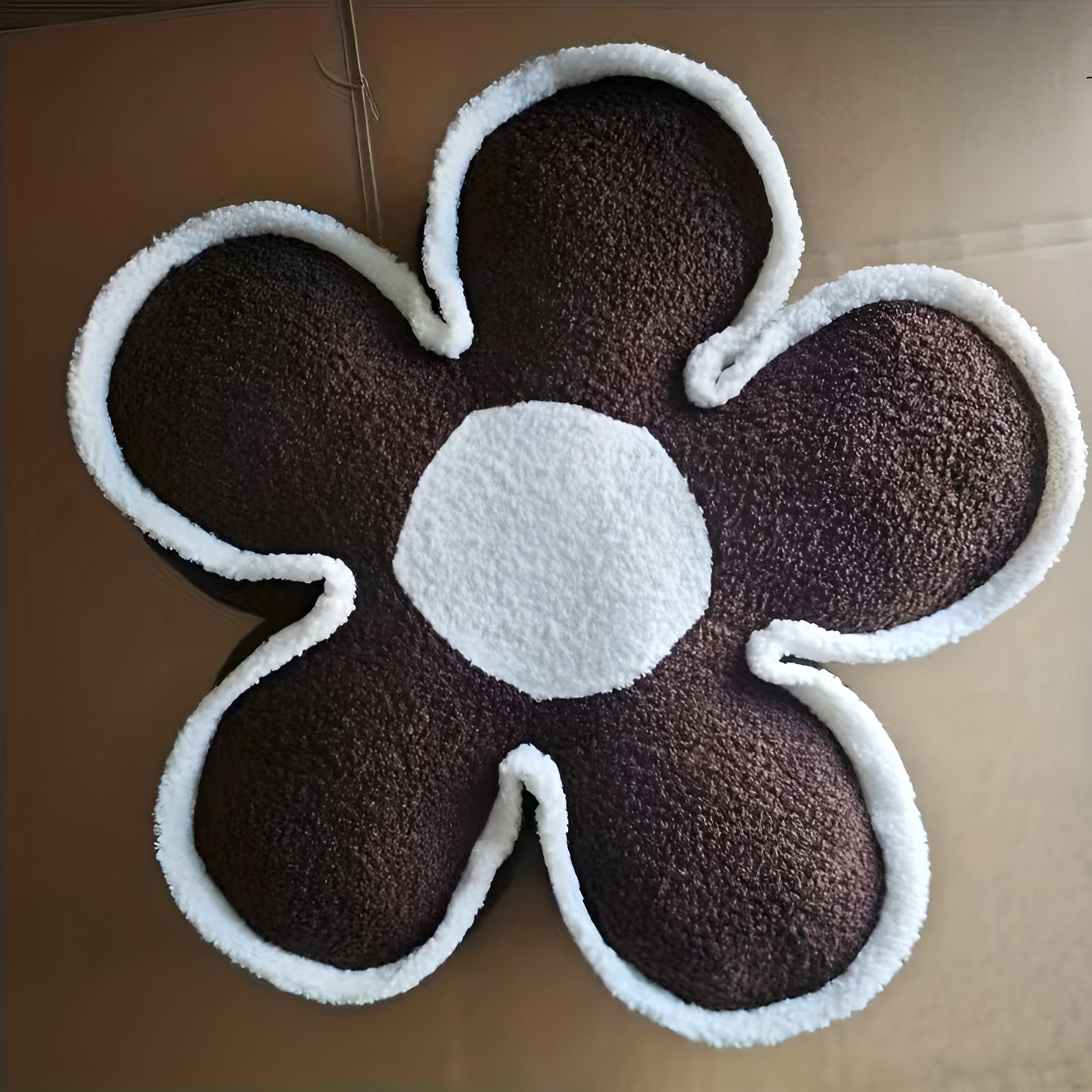 Blomsterformet Pute – Myk og Dekorativ | Perfekt for Sofa og Hjemmedekorasjon - Kaffe - Pynteputer