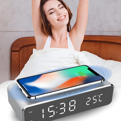 LED Vekkerklokke – Med Trådløs Lading | Moderne og Praktisk for Soverom og Nattbord