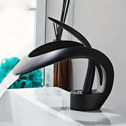 Lunova – Baderomskran i Minimalistisk Design