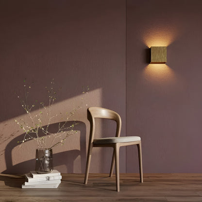 Kvadratisk Vegglampe – Moderne og Stilren | Perfekt for Stue og Soverom