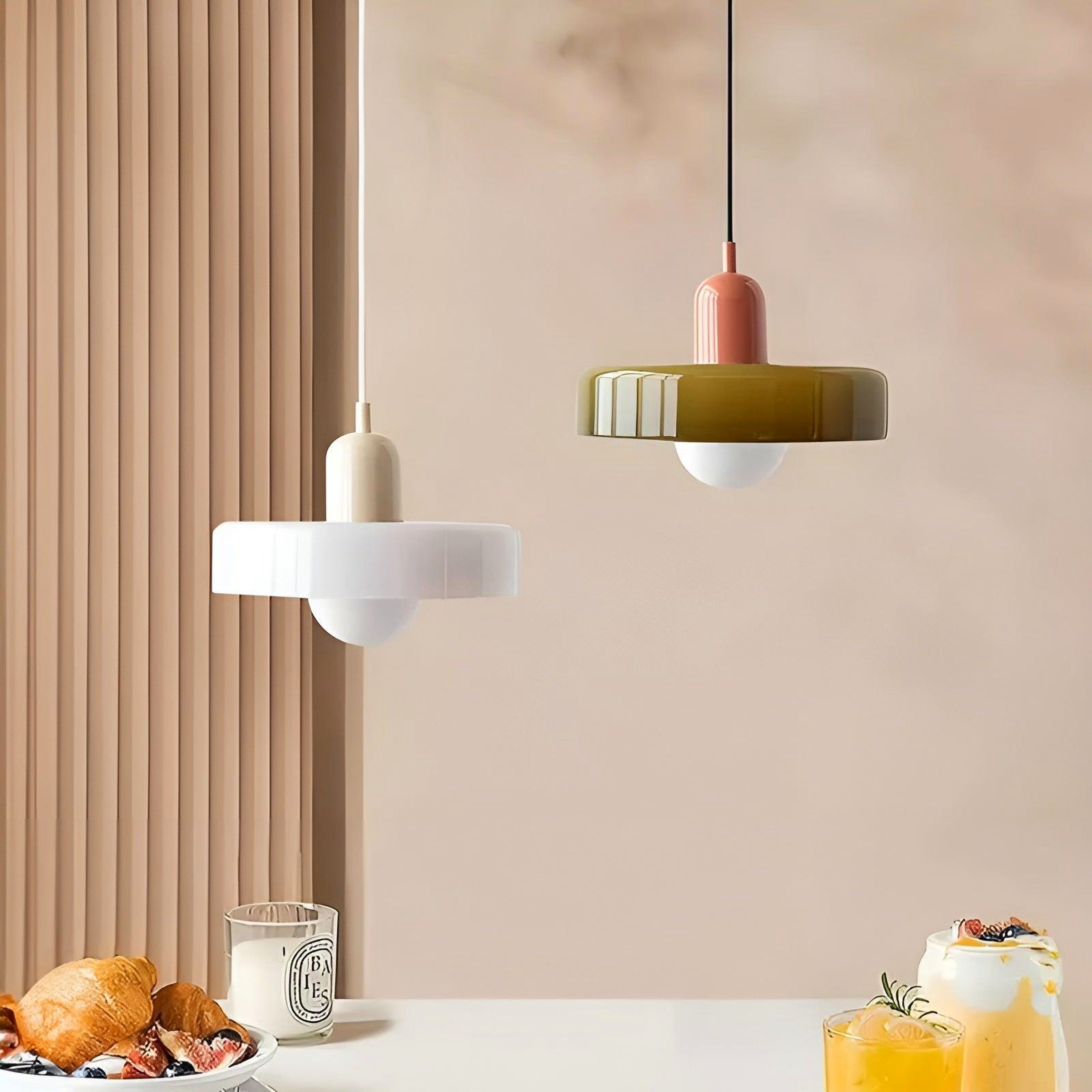 Bilde av Lysfjord Glasspendel – Moderne Eleganse i Tidløst Design fra Velisse