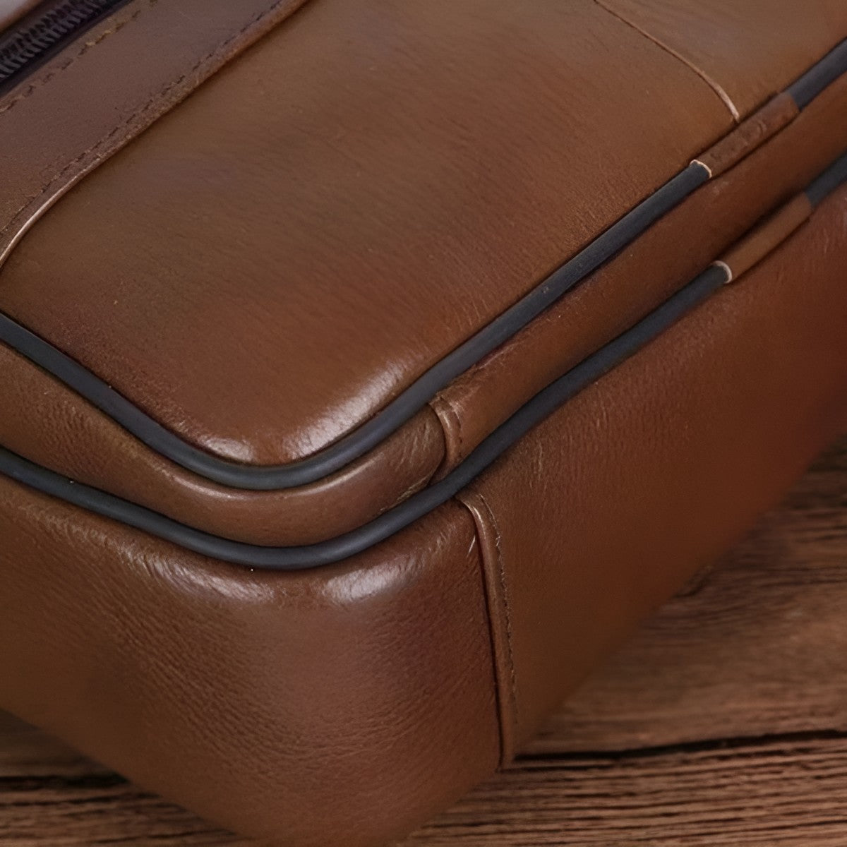 Skulderveske I Skinn For Menn – Romslig Crossbody-veske Med Justerbar Skulderrem | Sansoti