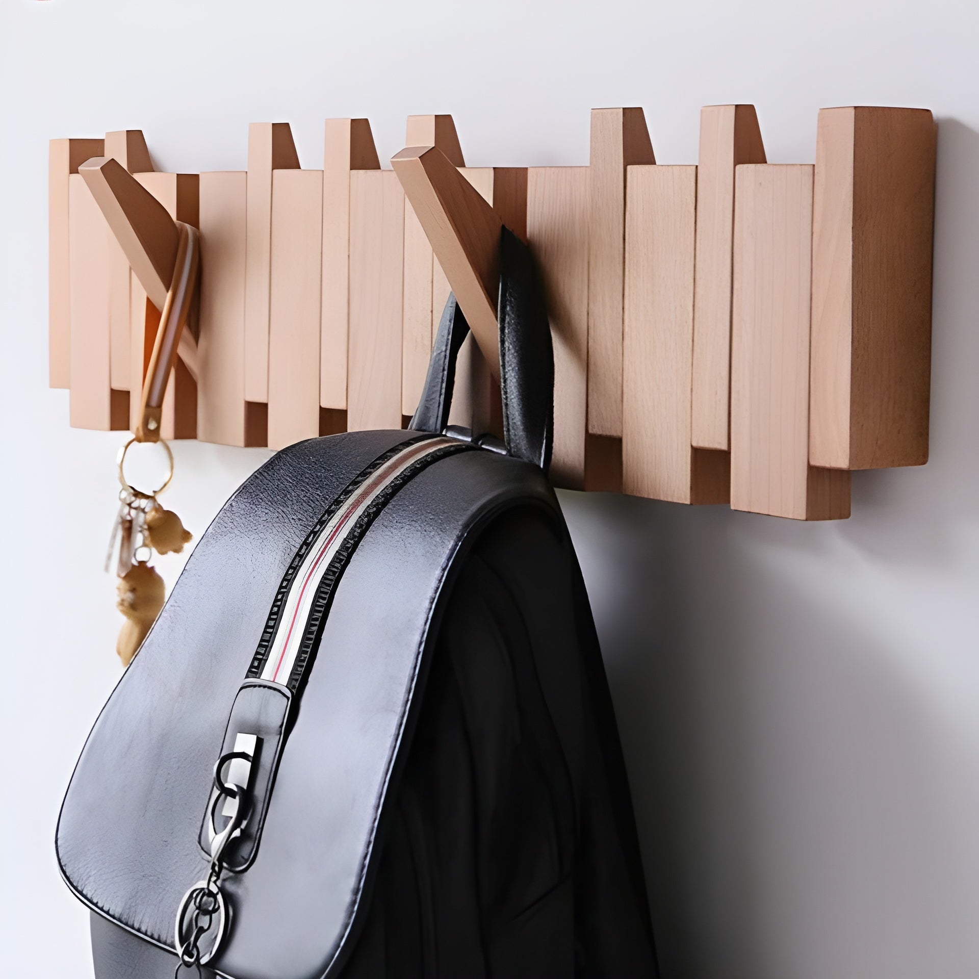 Luksuriøs Garderobe I Tre I Pianodesign – Håndlaget Garderobe For Veggmontering