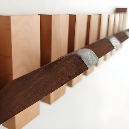 Luksuriøs Garderobe I Tre I Pianodesign – Håndlaget Garderobe For Veggmontering
