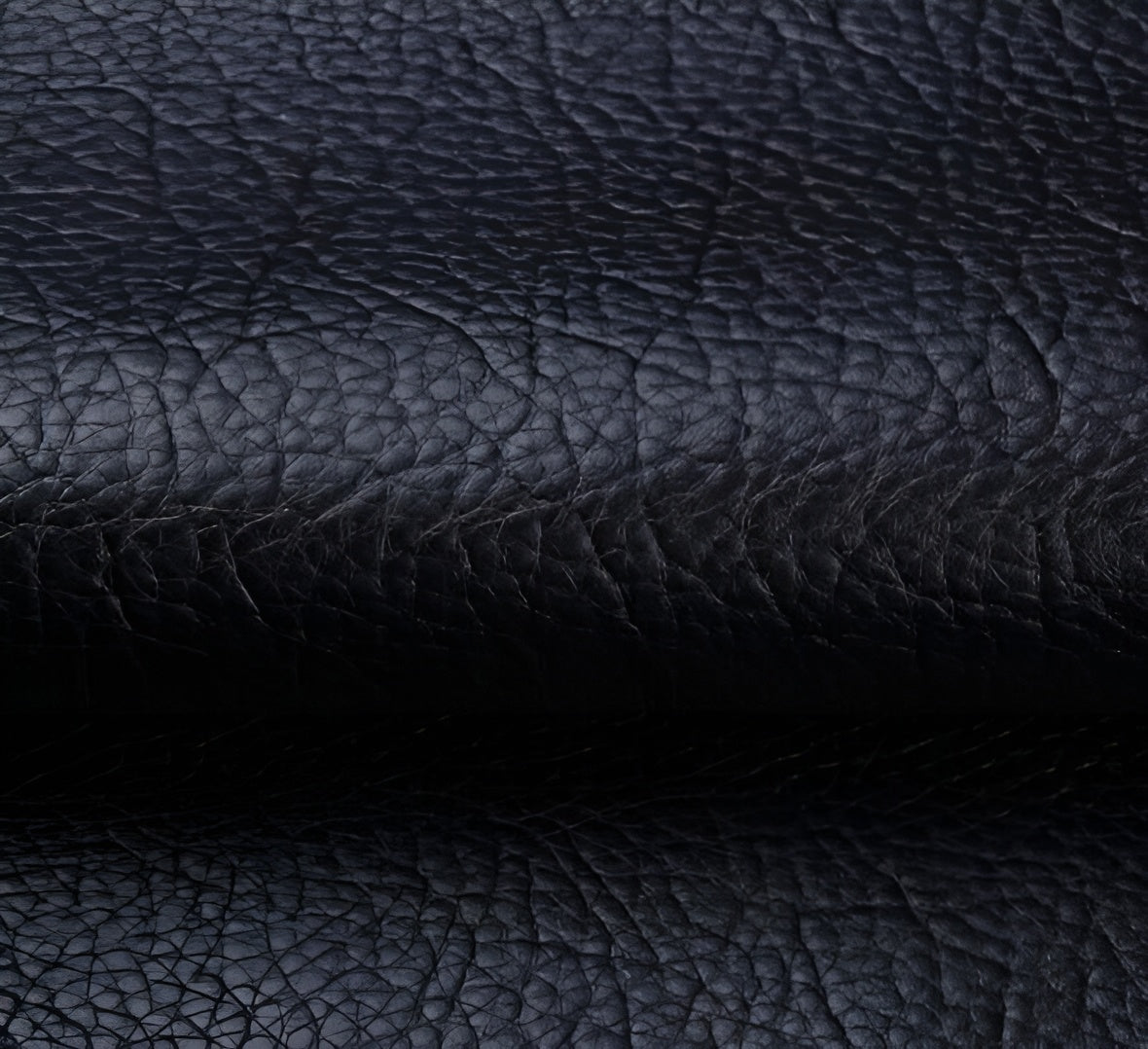 Selvklebende Lapp i Skinn – Enkel Reparasjon av Sofa, Vesker og Klær