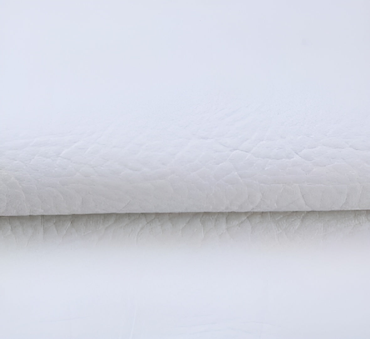 Selvklebende Lapp i Skinn – Enkel Reparasjon av Sofa, Vesker og Klær