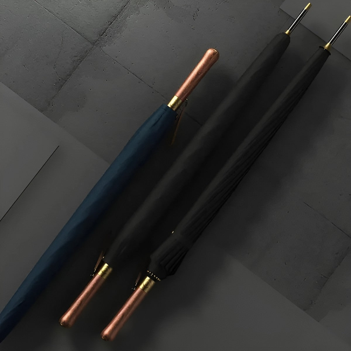 Paraply med Trehåndtak – 112 cm Lang Skjerm | Klassisk Regnparaplydesign