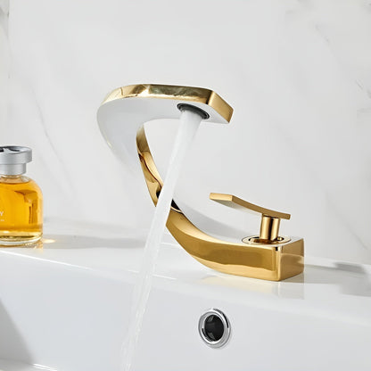 Vaskarmatur Med Vannfallutløp – Moderne Elegant Design | Ideell For Baderom Og Gjestetoalett