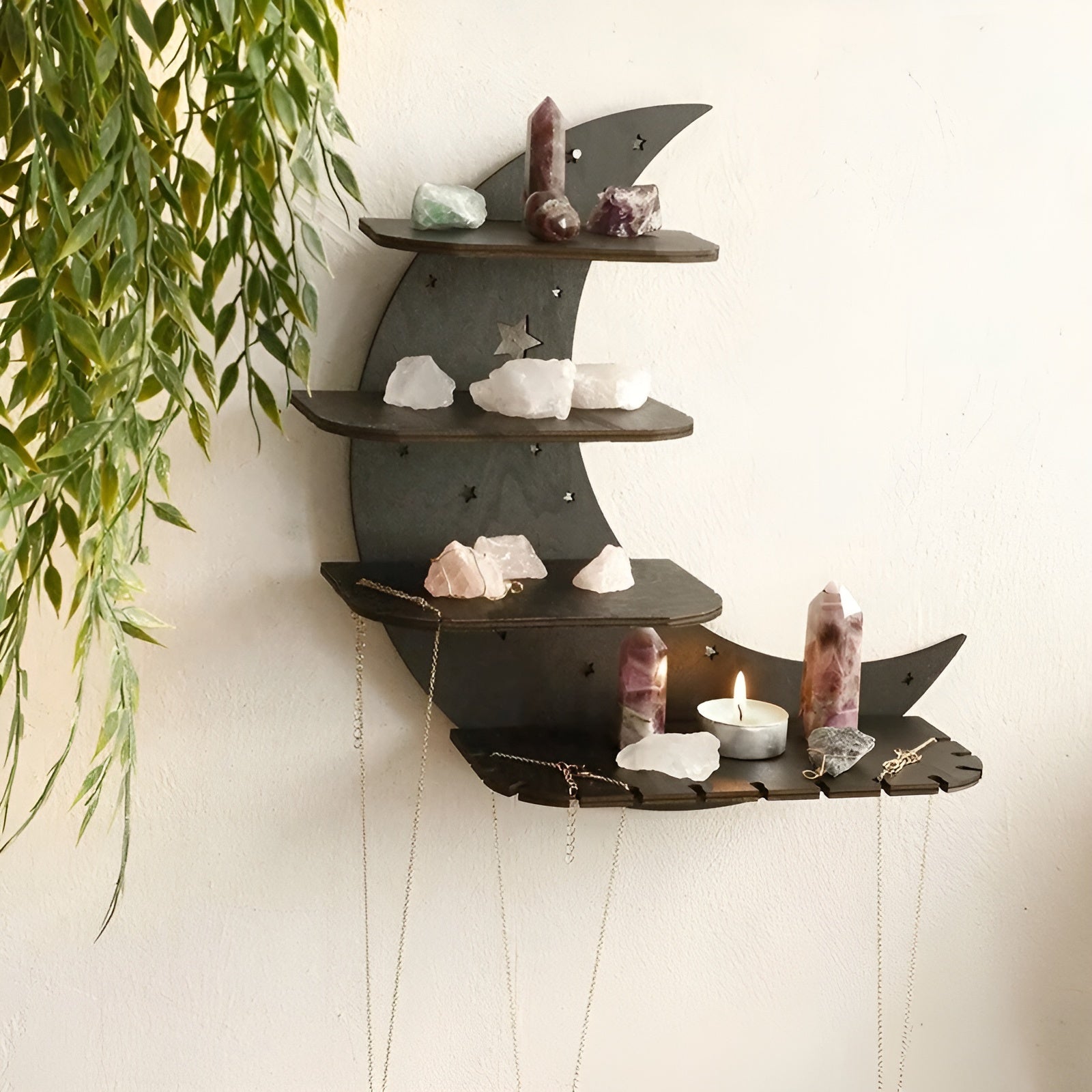 Måneformet Vegghylle – Dekorativ og Stilren | 4 Etasjer for Krystaller og Interiør