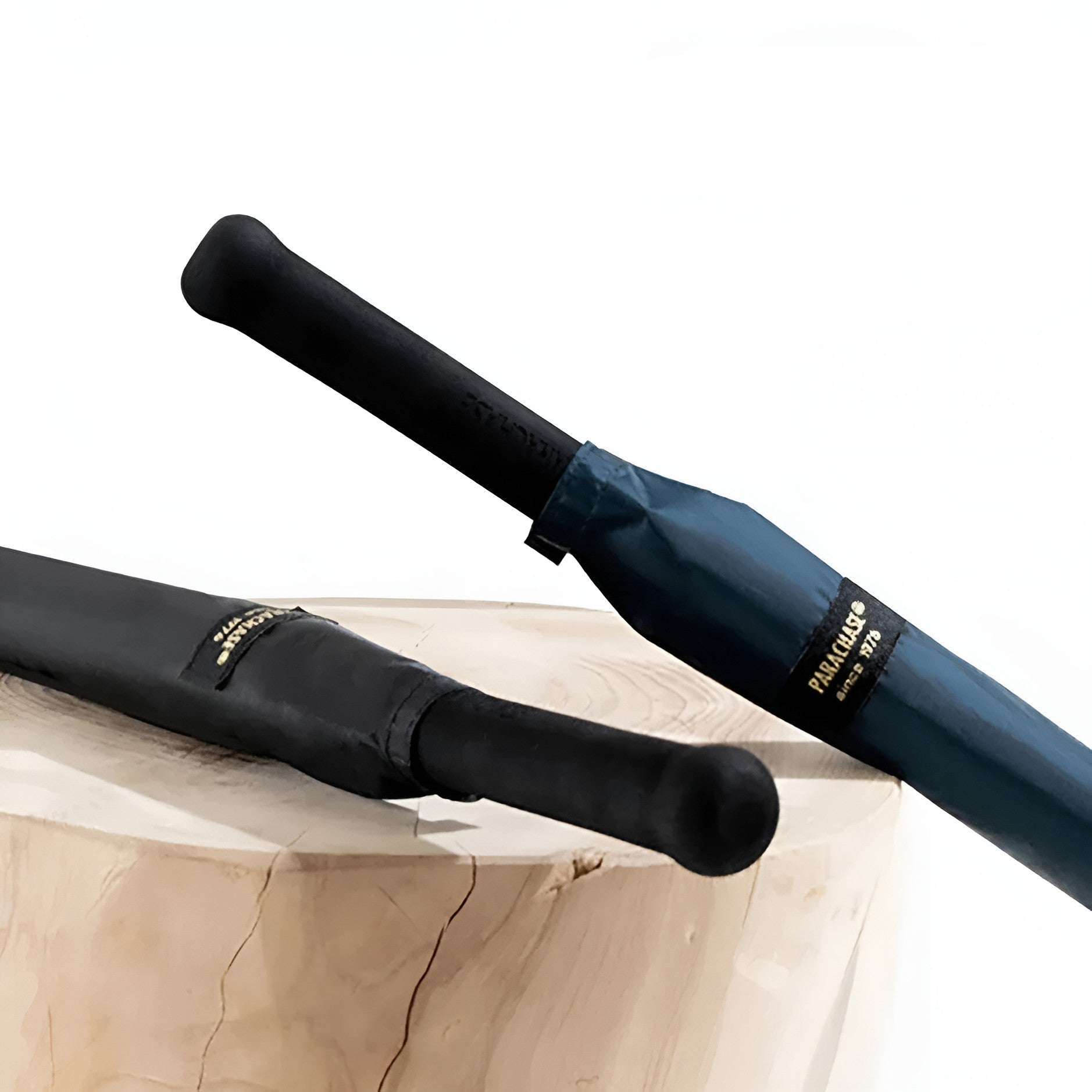 Vindbestandig Golfparaply – Ultralett Design med Fiberribber | UV-beskyttelse for Sol og Reise