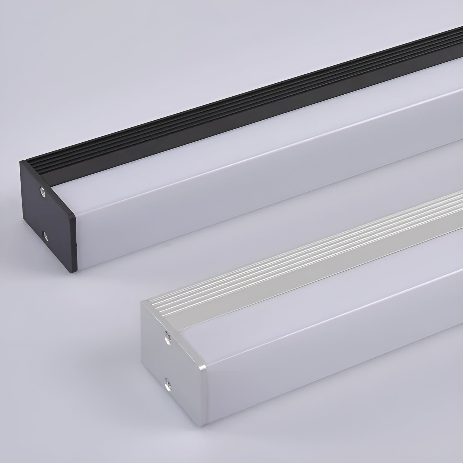 Langstrakt Veggspeilbelysning – Superklar LED | Moderne og Dekorativ for Bad og Hjem