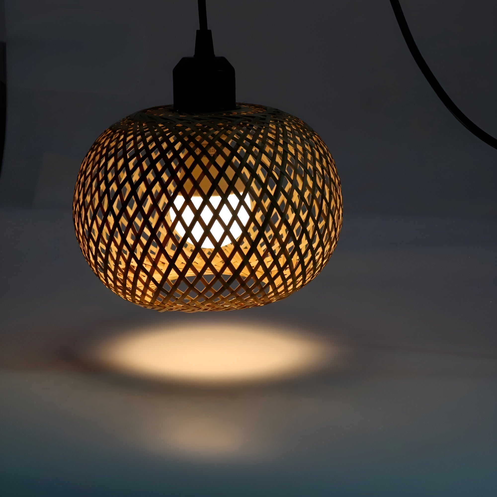 Bambus Taklampe – Naturlig Rattan-Design | Håndlaget for Stue, Kafé og Restauranter