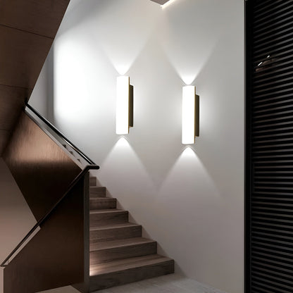 Utelampe i Aluminium – Dimmbar og Moderne | Skandinavisk Design for Terrasse, Hage og Soverom