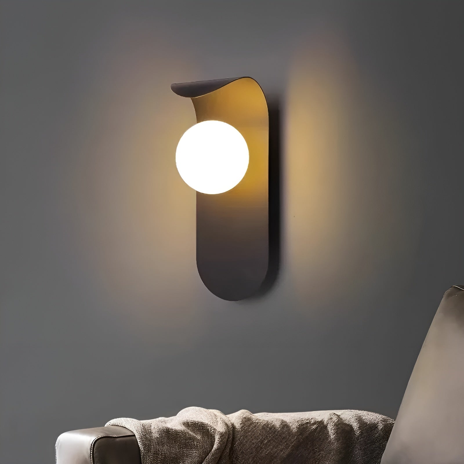 Vegglampe i Nordisk Design – Minimalistisk og Stilfull | Perfekt for Stue og Trapp