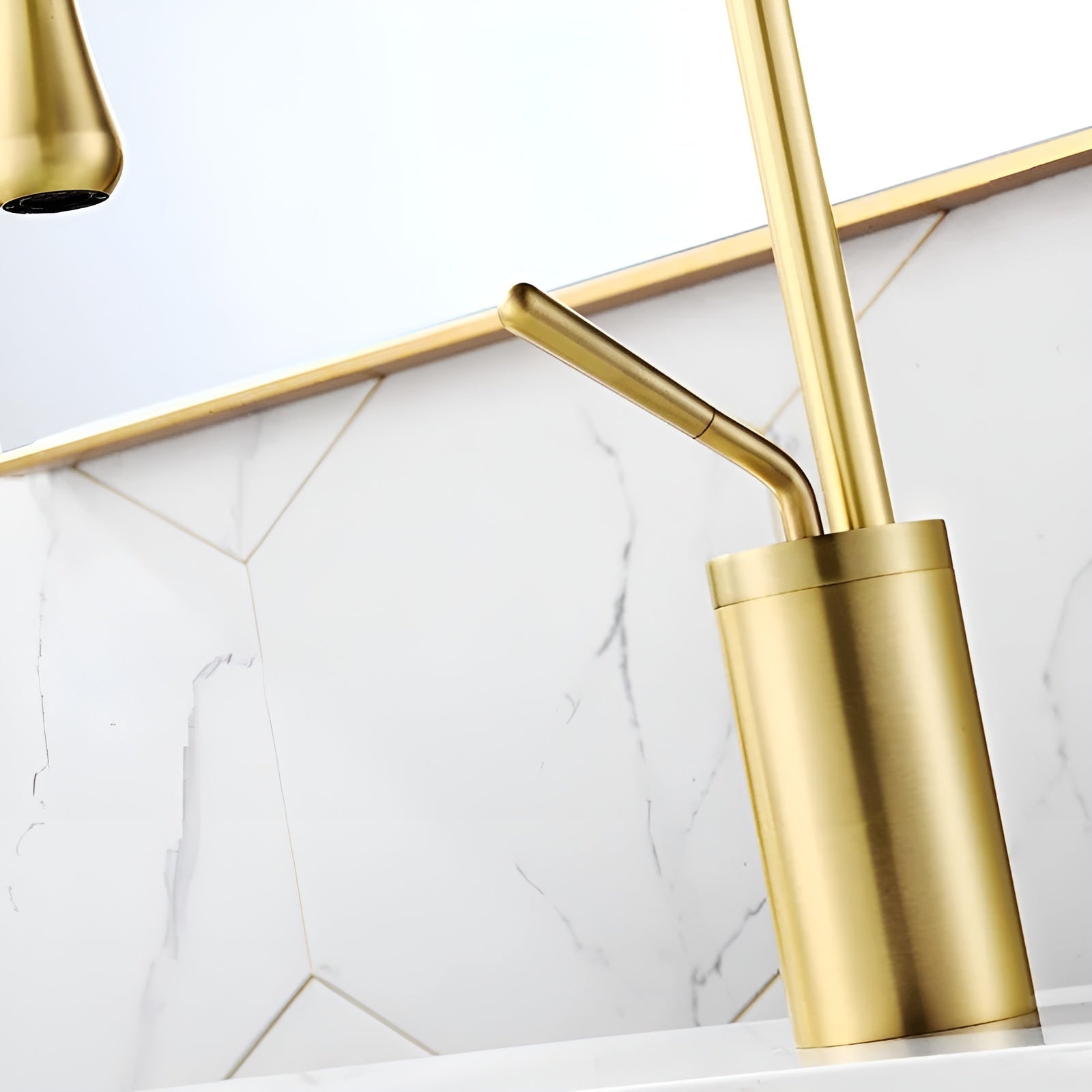 Roterbar Vannkran – Elegant og Moderne | Praktisk for Kjøkken og Bad