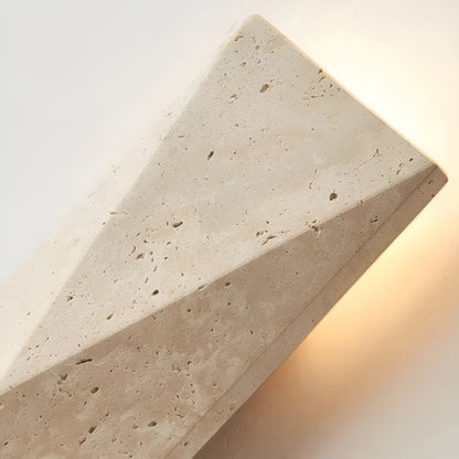 Vegglampe i Travertin – Elegant Naturstein | Perfekt for Stue og Gang