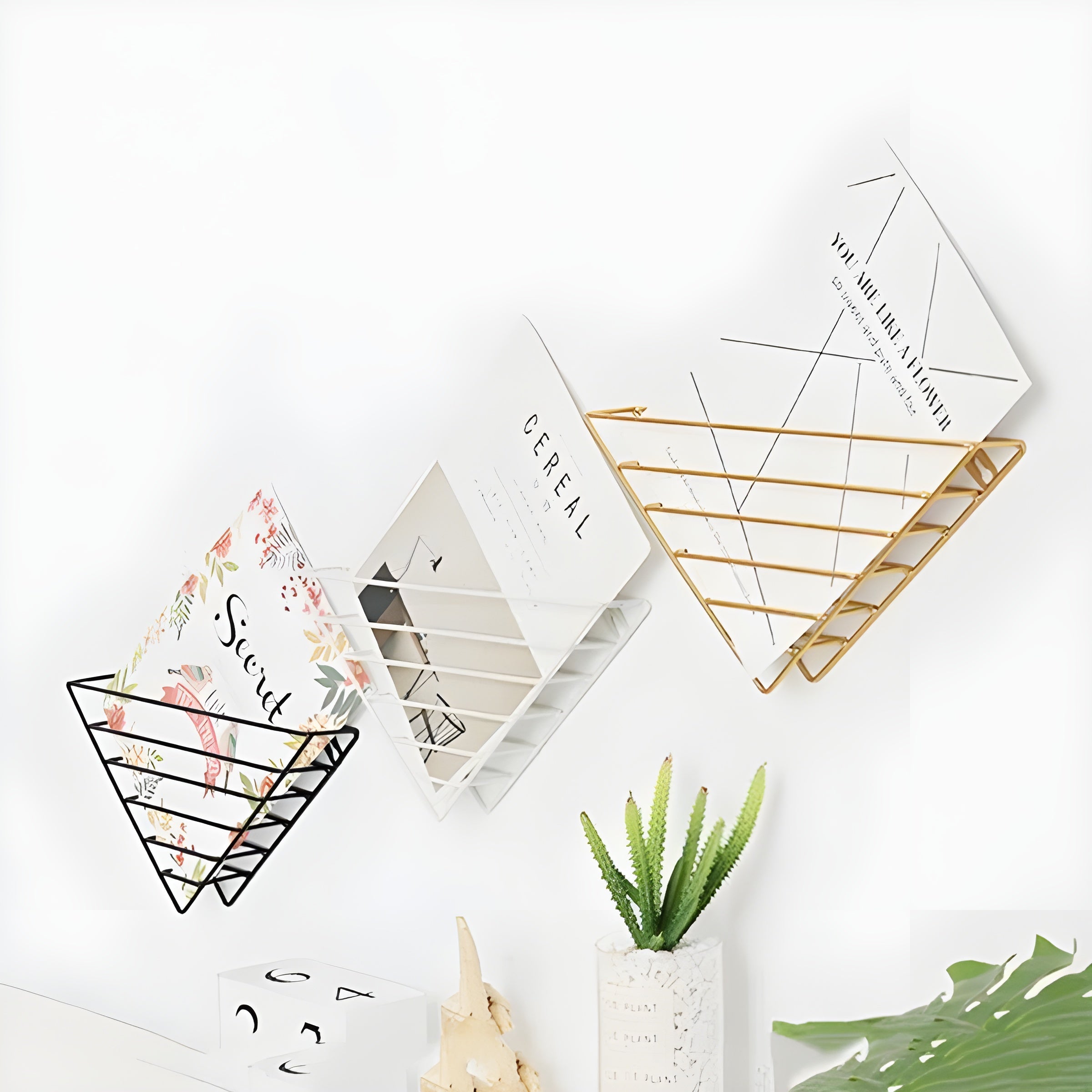 Vegghylle for Bøker og Magasiner – Plassbesparende og Moderne | Perfekt for Stue, Kontor og Soverom