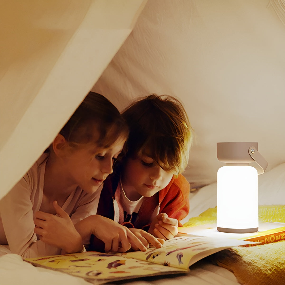 Vanntett LED Bordlampe – Bærbar og Dekorativ | Moderne Sylinderdesign