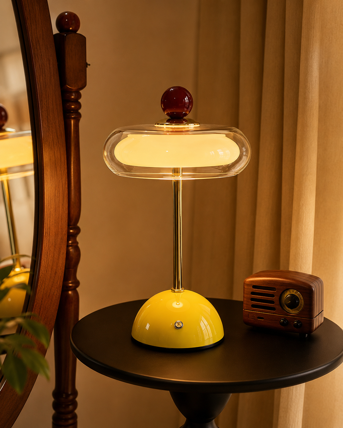 Glassbordlampe med varmt lys (3000 K) som nattlys i soverom