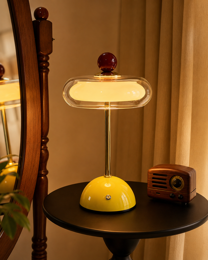 Glassbordlampe med varmt lys (3000 K) som nattlys i soverom