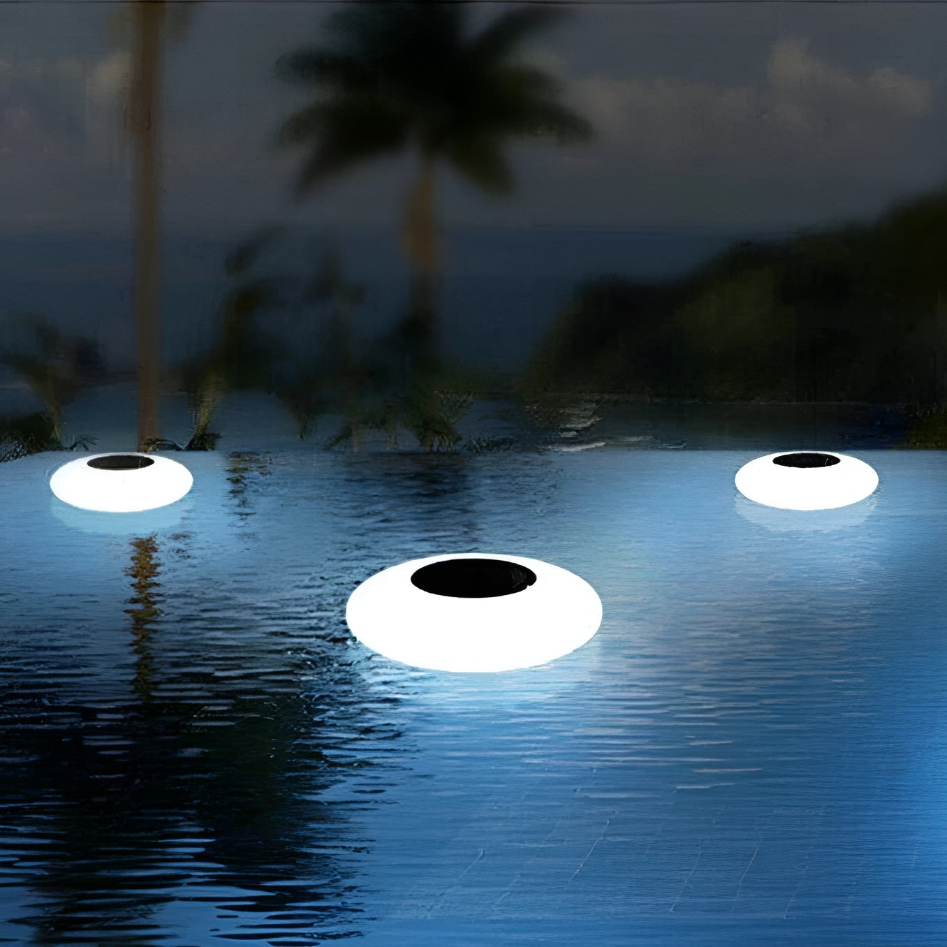 Flytende Solcellelys – Fargeskiftende LED | Perfekt for Basseng og Hage