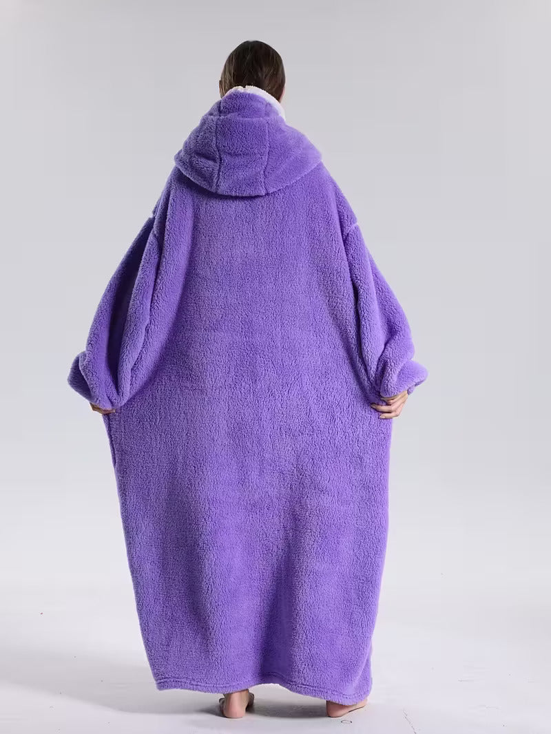 Marineblått hettepledd i oversized passform