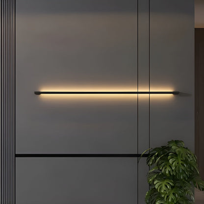Smal Vegglampe i Sort – Moderne Langt Design | Perfekt for Gang, Soverom og Stue